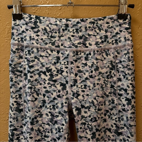 Athleta Kids Monochrome Patterned Leggings - Picture 3 of 6